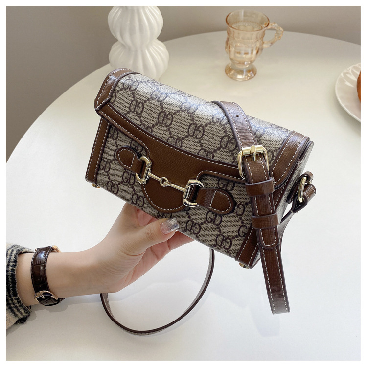 

Women Handbags Girls bag Shoppers Fashion Casual Letter Printing Tassel Chain Pillow Crossbody Bags