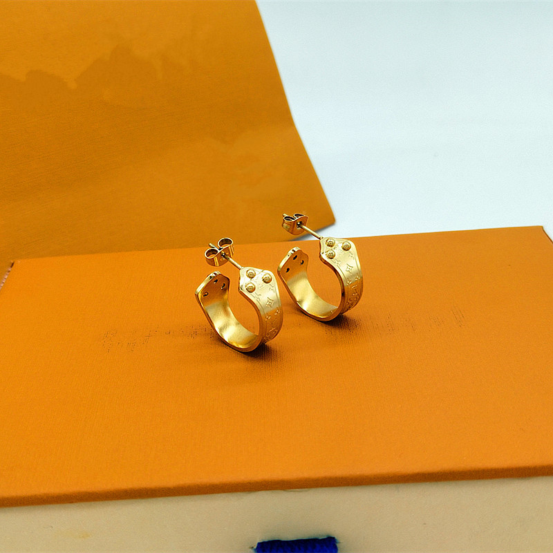 

Titanium steel gold ladies flower Stud earrings letter L home designer Classic Fashion Luxury Jewelry Does Not Fading Hypoallergenic, Golden;silver