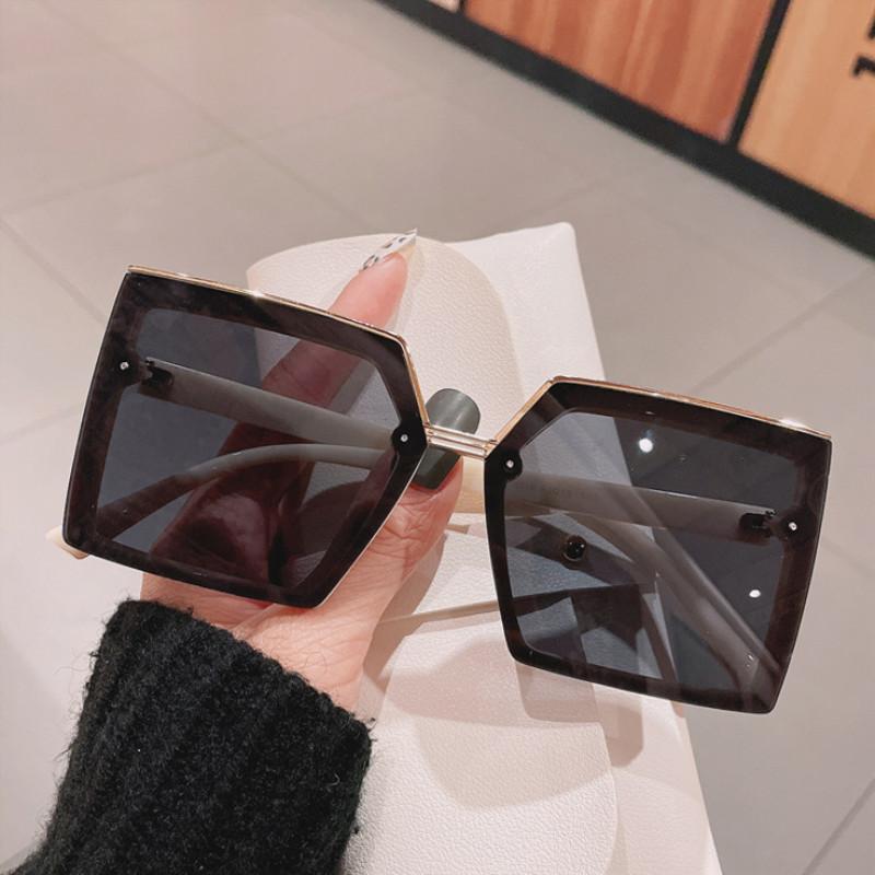

Sunglasses 2021 Anti-ultraviolet Female Fashion Simple Oversides Square Sun Glasses Luxury Vintage High Quality Shades UV400