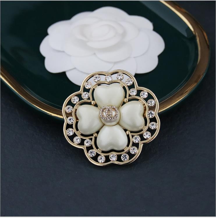 

20 color new Brooch diamond acrylic Brooch knitted coat Brooch, Golden