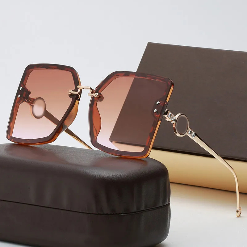 

Women Designer Sunglasses Classic Retro Sun Glass for Fashion Beach High Quality with Gift Box 6 Colors