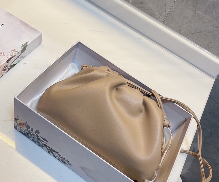 

Quality 2021 Top the Pouch Soft Calfskin Ladies Large Clutch Bags Genuine Leather Famous Desinger Brand Hand Fashion Women Cloud Bag