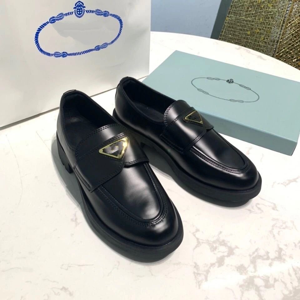 

2021 neuesten Frauen, die Turnschuhe, Mode-LAC-Low-Top-Schuhe, klassische Kleider-Design-Schuhe, Gre 35-40 JJJK002