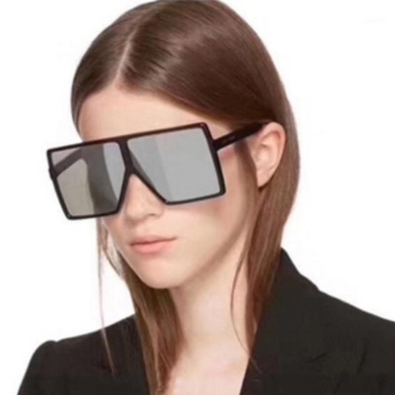 

Style Square Ladies Retro Simple Frame Sunglasses High-end Design Classic