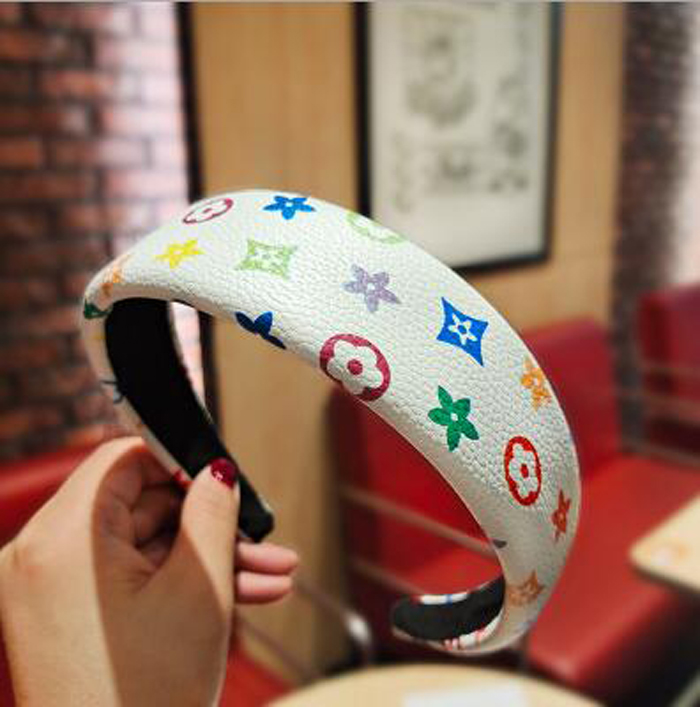 

Fashion Retro Temperament Headband Korean Version of Leather Color Letters Print Hair Band Plaid HeadBands Wide Edge HairAccessories, Silver