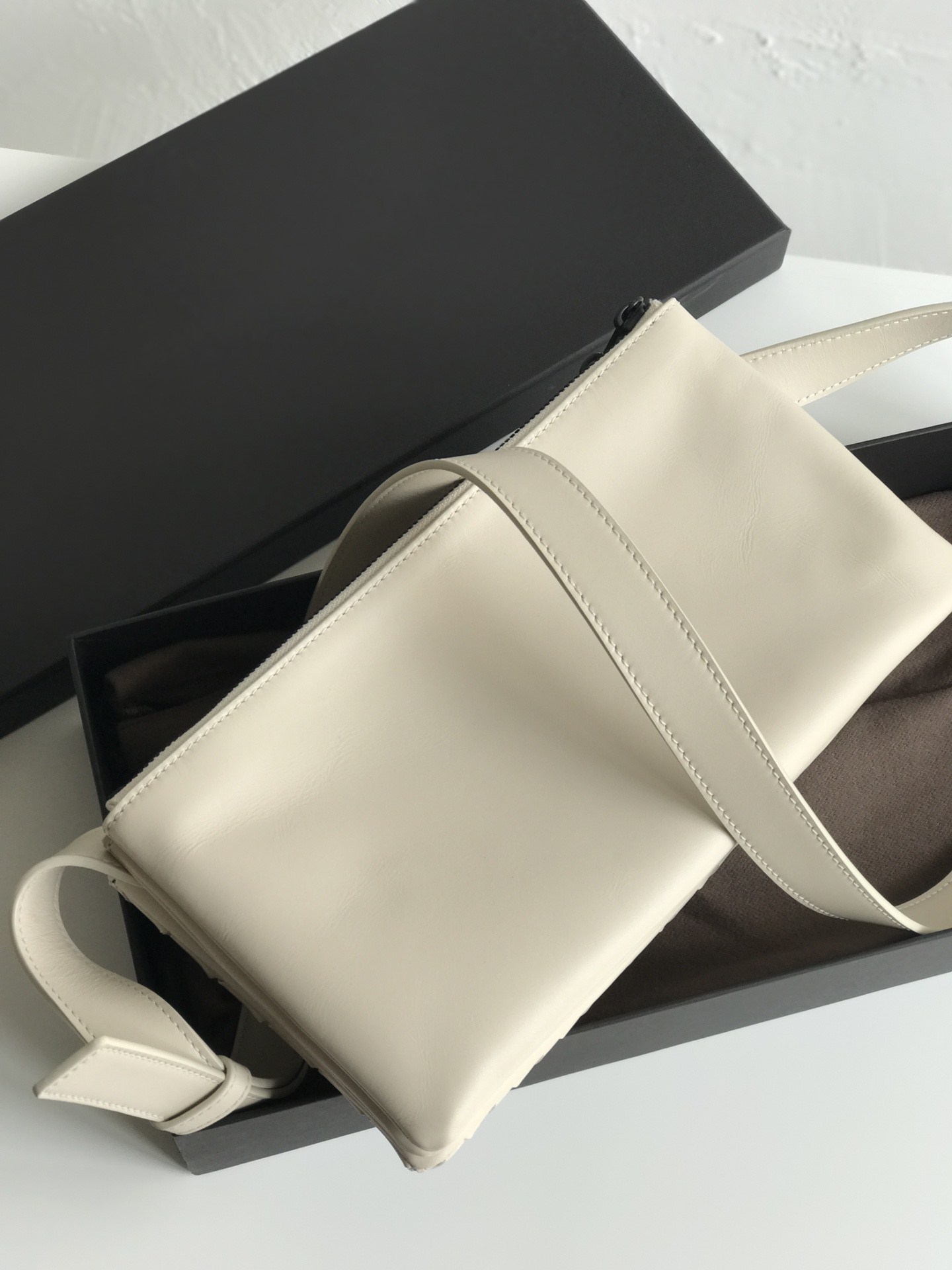 Classic Lady Postman bag designer 7A High-end customized quality Leisure Fashion style-image-754806114