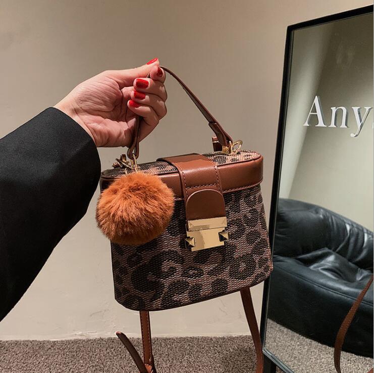

wholesale women shoulder bags street trend personality Leopard bucket bag simple atmospheric round shaped leather handbag fashion color matching handbags, Brown(boutique box)
