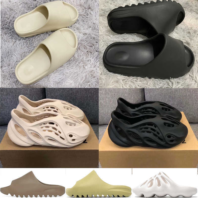 

2021 Kanye Slides Slippers Foam Runner Desert Sand Triple Black Bone White Resin Slide Sandal Slippers Mens Women Slipper Qw
