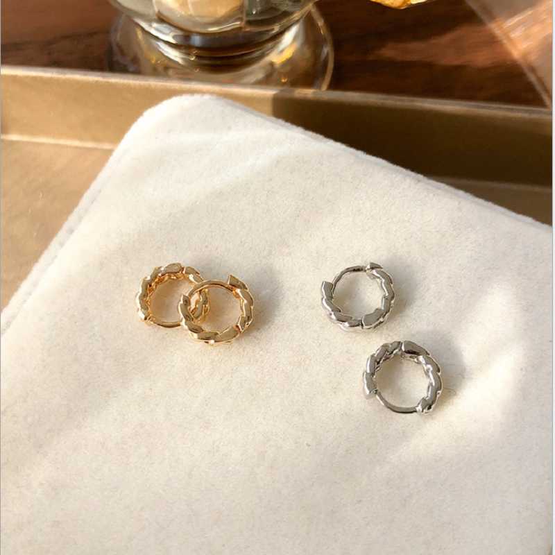

Hoop & Huggie 2021 French Retro Metal Simple Vintage Summer Arrival Classic Round Trend Earrings For Women Jewelry Gifts