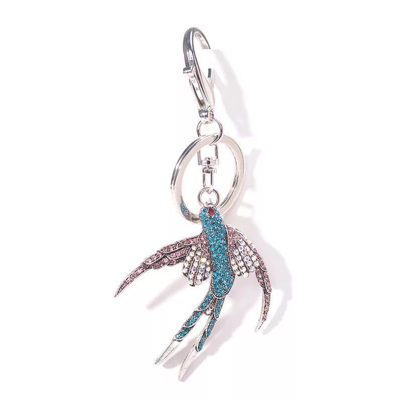 

Keychains Creative Cute Crystal Small Swallow Keychain Female Bag Pendant Accessories Couple Key Ring Car Chains Beautiful Gift