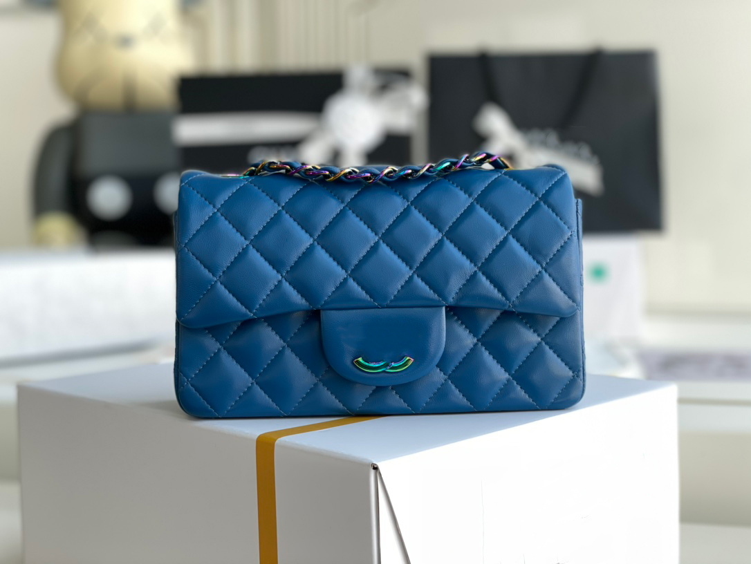 

2021 French designer's latest lady crosses the bag, 7A high-end customized quality, fashion and leisure style, Blue
