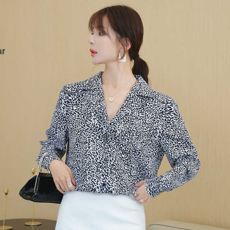 

Korean Women Shirts Leopard Blouses Long Sleeve Shirt Tops Woman Chiffon Print Plus Size V-neck 210604