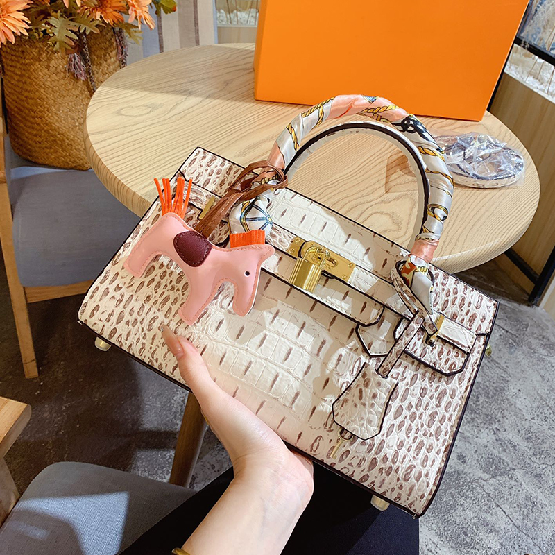 

Luxurys Designers Bags Platinum package totes cowhide leather brand original women handbags 2021 imitation The large capacity tote classic, Customize