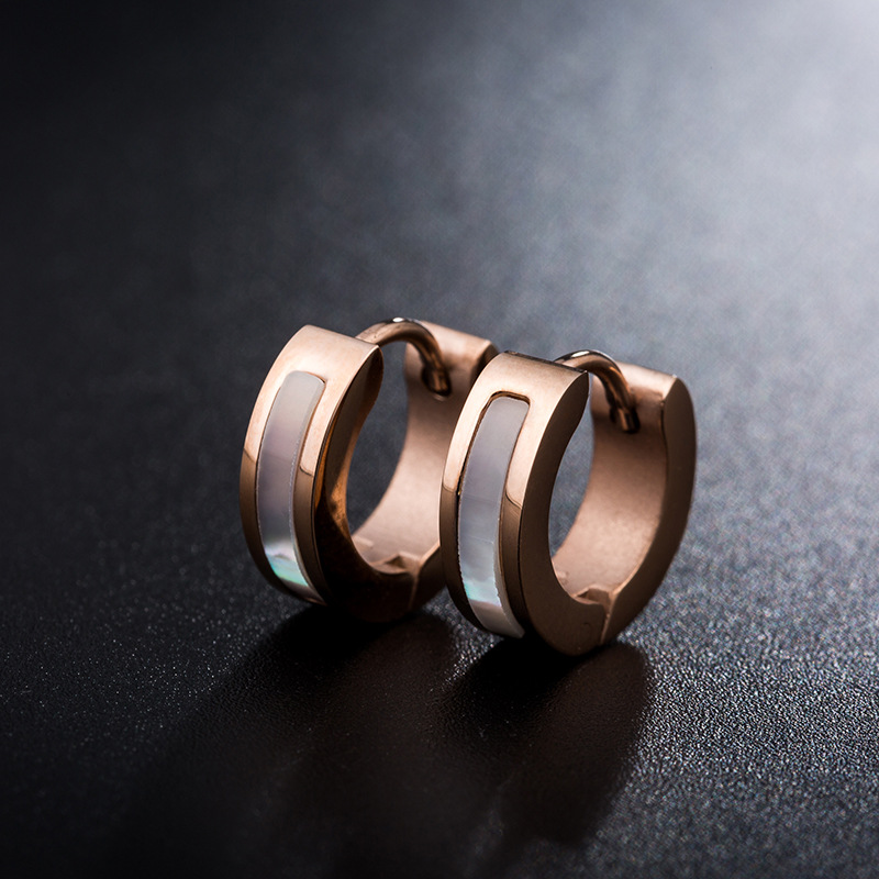 

Classic Design Rose Gold Stainless Steel White and Black Shell Huggie Earring