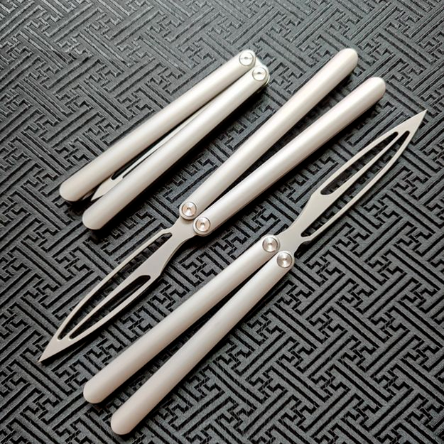 

Fiore Butterfly Trainer Knife 440C Blade Channel Titanium Alloy Handle Ball Bearing Free-swinging Pocket Xmas Gift