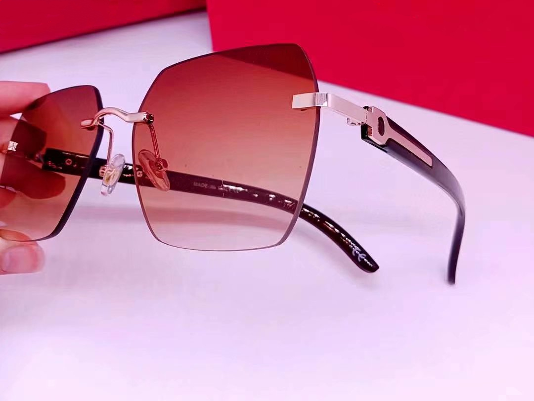 

Red fashion sport sunglasses for men 2021 unisex buffalo horn glass mens women rimless sun glasses silver gold metal frame Eyewear lunettes 50792, White;black