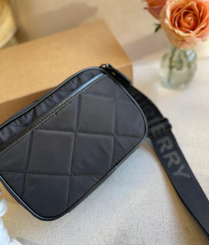 

2023 designer black messenger bag high quality men's nylon camera bag fashion men's and women's shoulder bag Size 22 cm