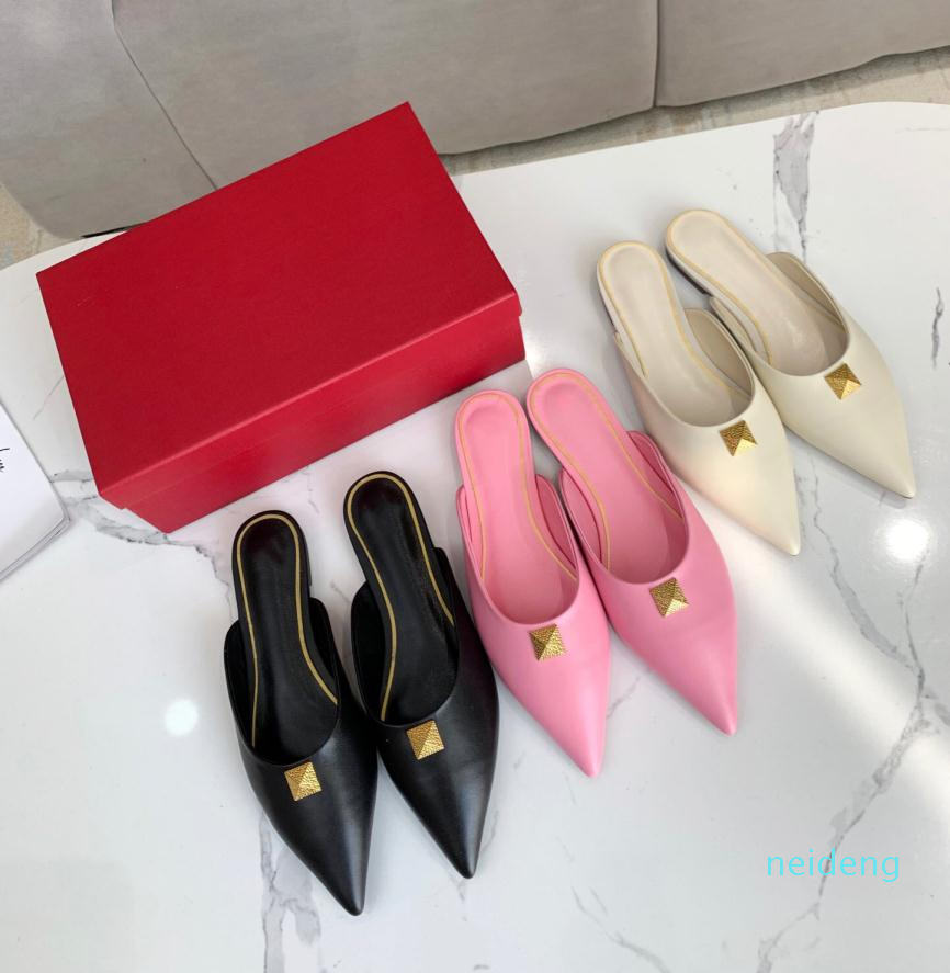 

V Womens Slippers Scuffs Summer Sandals outdoor Walking and shopping Slide Slipper Girls Beautiful Rivet Sandal WOMEN 2021