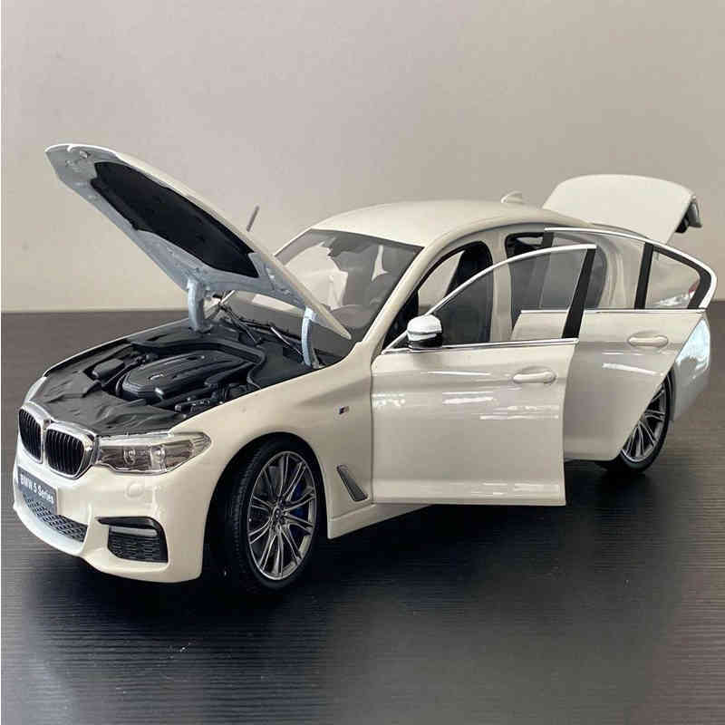 

Children's miniature alloy car, toy collection, handmade jewelry, BMW 5 series, 1:24