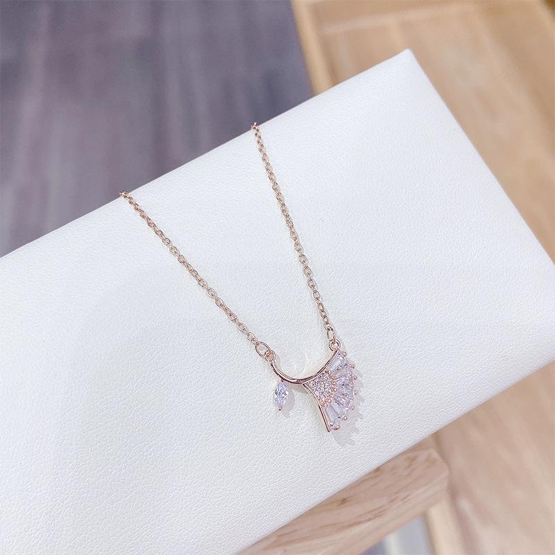 

Chains 2021 Design Exquisite Women Fan Shape Necklace 585 Rose Gold Elegant Zircon Gift Jewelry Brincos, Silver