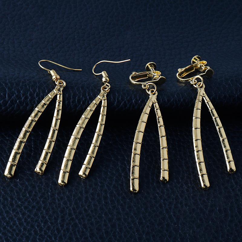 

Stud Hanma Shuujiji Cosplay Earrings Anime Tokyo Revengers Earring Epoxy Handmade Jewelry Gifts Girl
