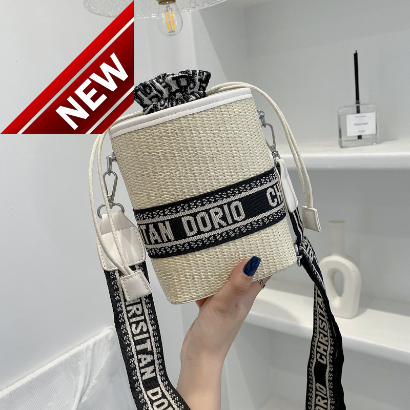 New d Straw Korean Fashion Drawstring Bucket Bag Net Red Foreign One Shoulder Messenger Holiday Style