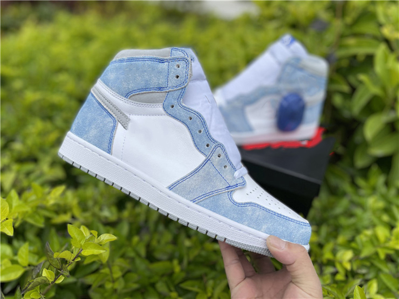 

Shoes Released 2021High OG Hyper Royal Basketball Women Men Trainers luxurys Designer Sneakers Full 36-47.5, Bubble wrap packaging