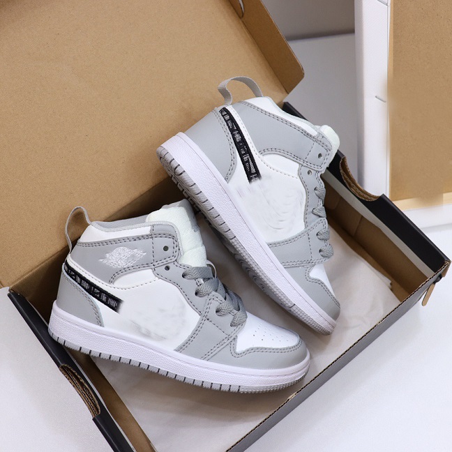 

Kids 2021 Basketball shoes Athletic Outdoor children for sale good women Casual store With Box Wholesale prices size 28-35, Black