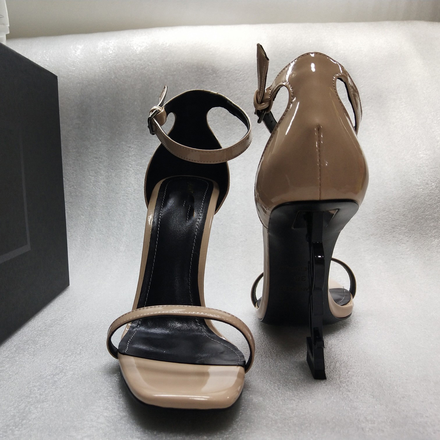 

Top quality Shoe 2021 Luxury Designer Style Patent Leather High Heels Women Unique Letters Sandals Dress Wedding Shoes Sexy 10.5cm XX-0045, 08