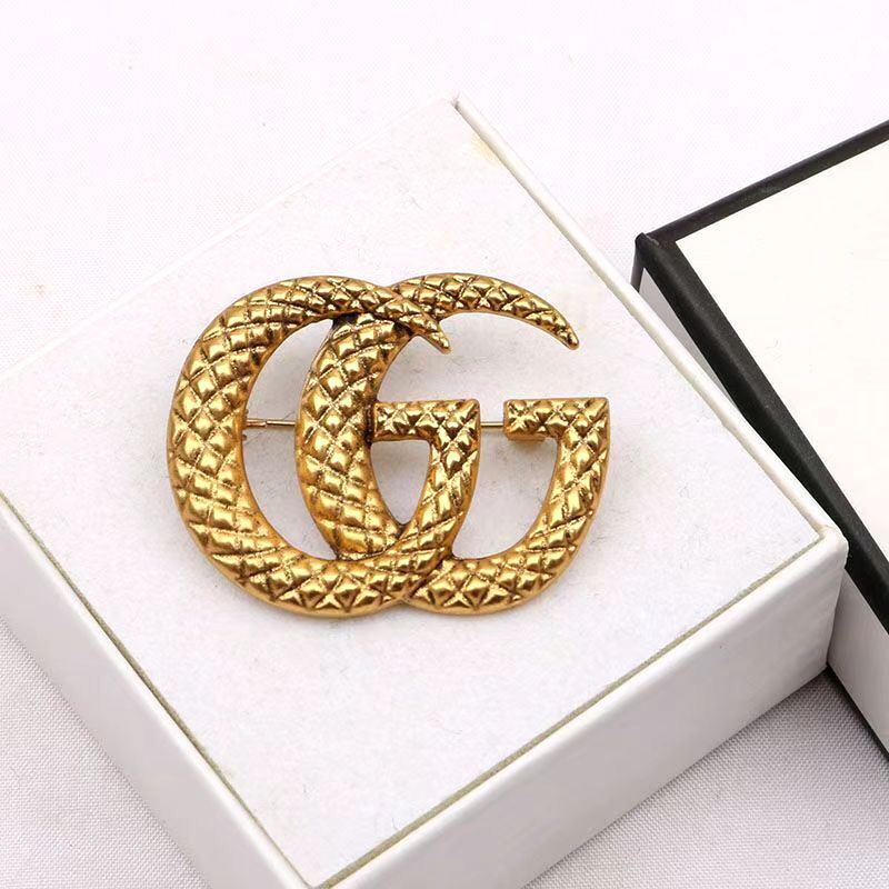 

20style Luxury Women Designer Brand Brooches 18K Gold Plated Crystal Rhinestone Jewelry Leather Brooch Marry Wedding Party Accessories