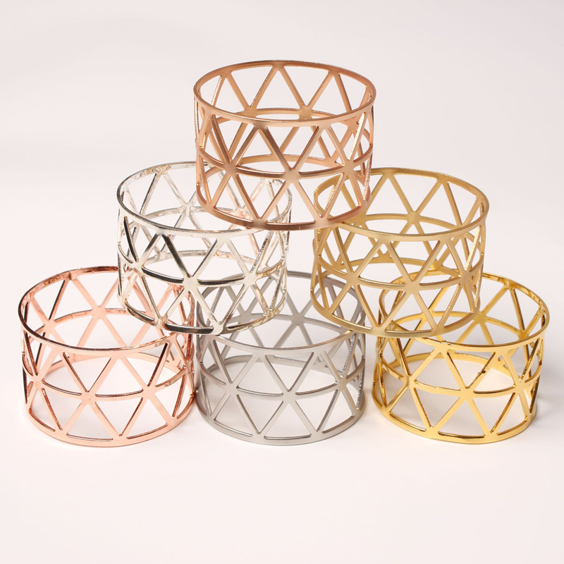 

Gold Silver Hollow Out Napkin Ring Hotel Wedding Decor Napkins Buckle Festival Party Banquet Table Decoration Towel Rings BH5022 TYJ