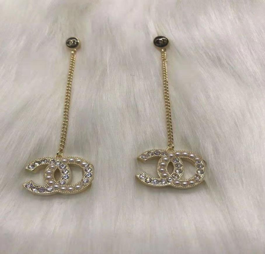 

Xiaoxiangfeng 2021 Rhinestone Pearl tassel long Earrings Fashion drop black glue Earrings 925 silver needle Earrings female