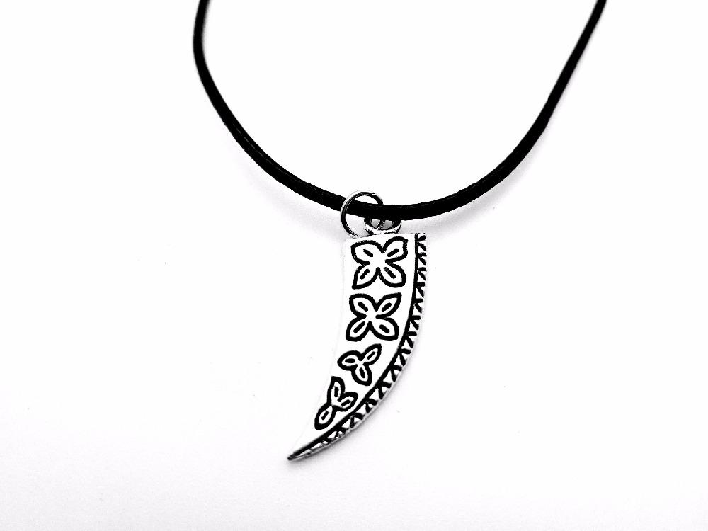 Pendant Necklaces Vikings Clover On Norse Wolf Tooth Necklace Charm Simple Animal Tiger Teeth Spike Leather Rope-image-708517041