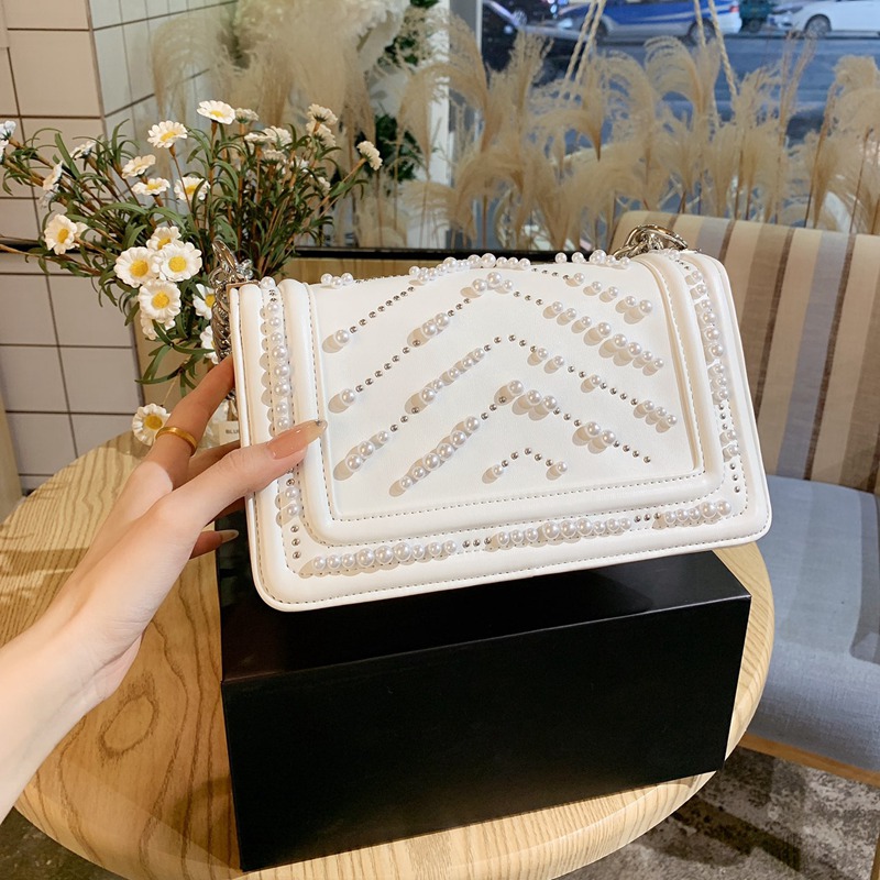

Top Quality Genuine Leather Womam handbag Crossbody Boy Bag Pearl Decoration Silver Lock Women Luxurys Designers Shoulder Bags 2 Colors