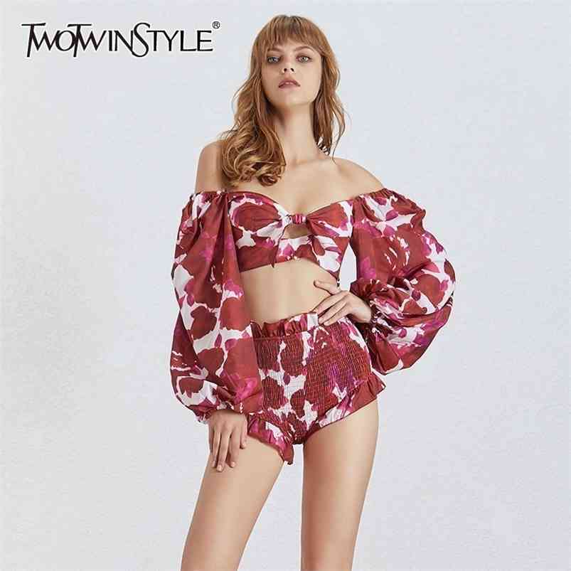 

TWOTYLE Sexy Print Beach Women Suit Square Neck Lantern Sleeve Hollow Out Crop Tops High Waist Shorts Two Piece Set Female 210721, Red
