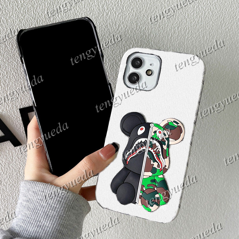 

3D Doll Bear Fashion Designer Phone Cases for iPhone 14 14pro 14plus 13 12 11 pro max Xs XR Xsmax Hard Shell Luxury Cellphone Cover with Samsung Note20 S22 ultra S21 plus, Gy-4