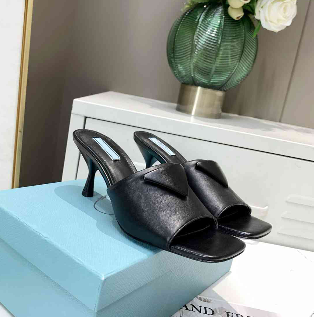 

2021 Top high quality new prad high heels female designer mid heel shoes dress shoes dress shoes summer sexy pointed valentin sandals a5