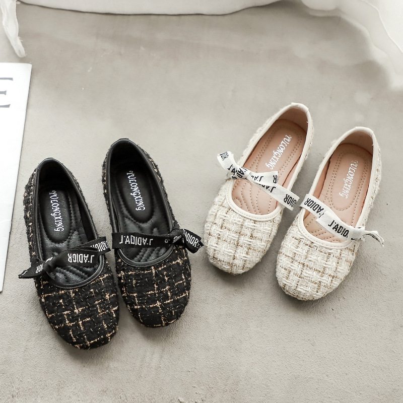 

Girl princess shoes 2021 autumn new hollow flying weave breathable single shoes Korean version of cute, Black;red