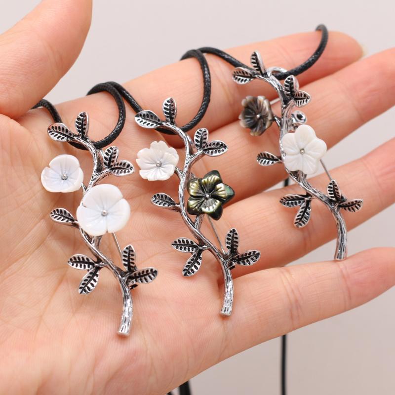 

Chains Natural Shell Alloy Necklace Flower-Shaped Pendant Leather Cord 2MM Charms For Elegant Women Love Romantic Gift, Silver