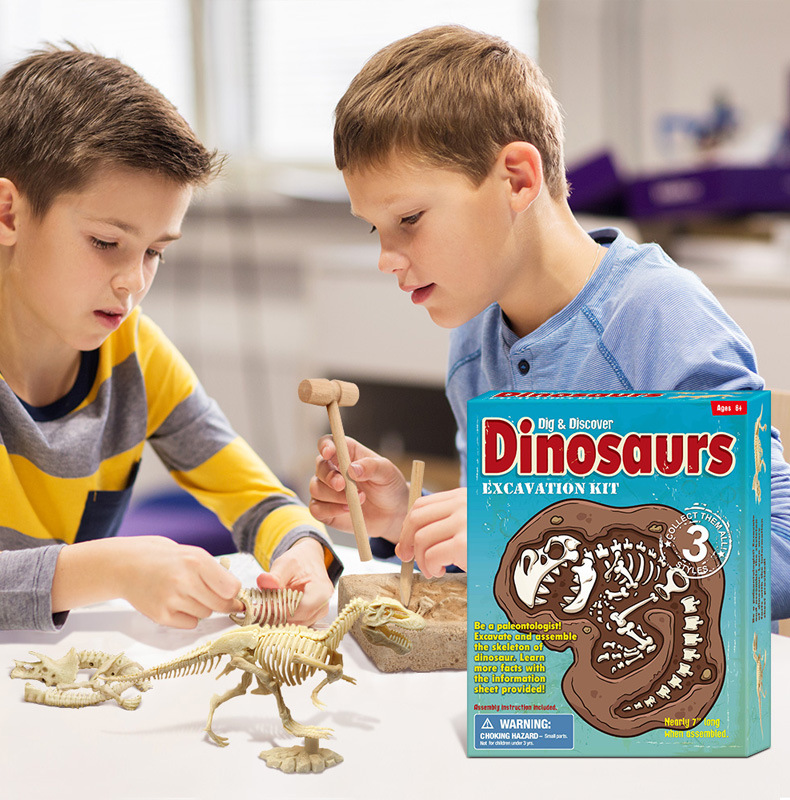 three plastic dinosaurs dig Intelligence toys-image-693895681