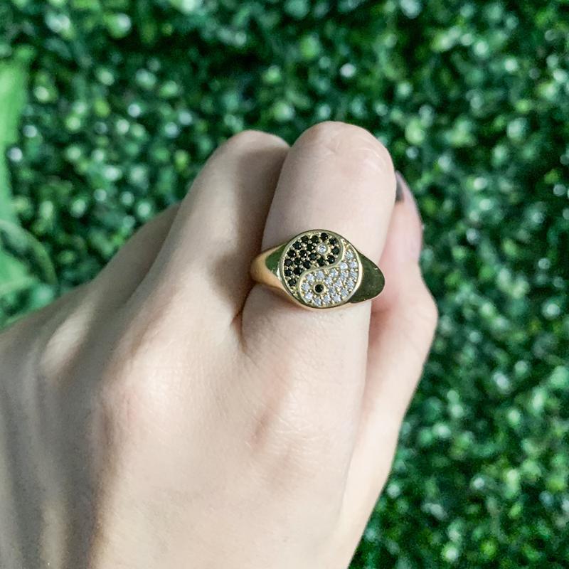

Wedding Rings Trendy Punk CZ Yin Yang Circle Charm Jewelry For Women Simple Crystal Femme Statement Finger Gifts
