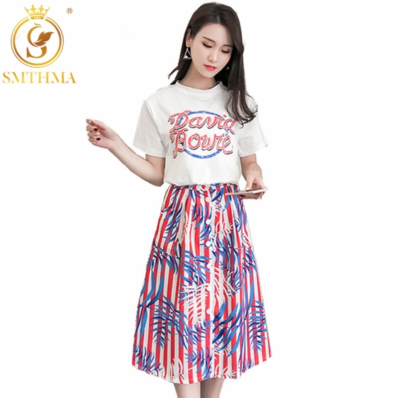 

Fashion Women Summer 2 Piece Set Letter O-Neck White T Shirt + Elastic Waist Single Breasted Stripe Printing Skirt Suit 210520, Photo color