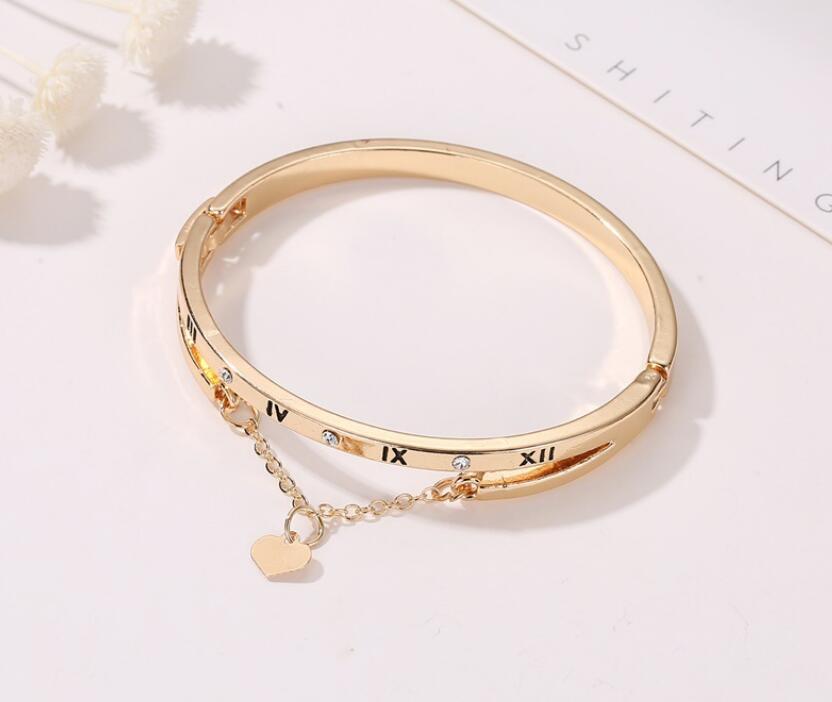 

Bangle Fashion Simple Pendant Metal Texture Ladies Bracelet