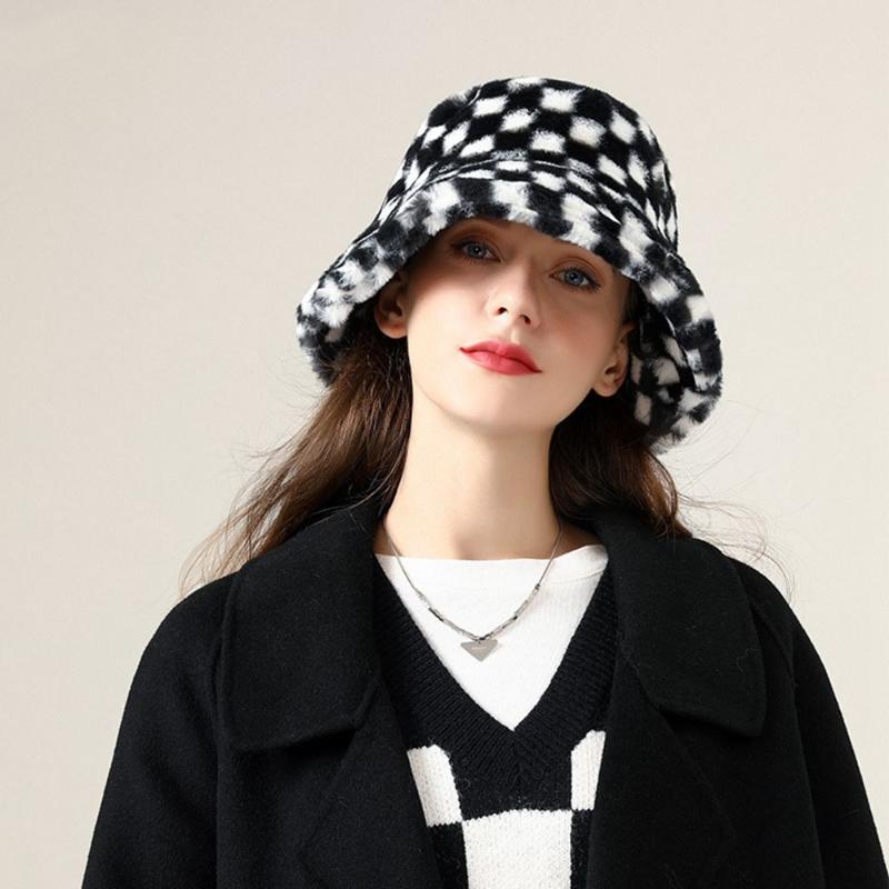 

Wide Brim Hats Japanese All-match Checkerboard Plush Bucket Simple Autumn And Winter Warm Plaid Cap For Female