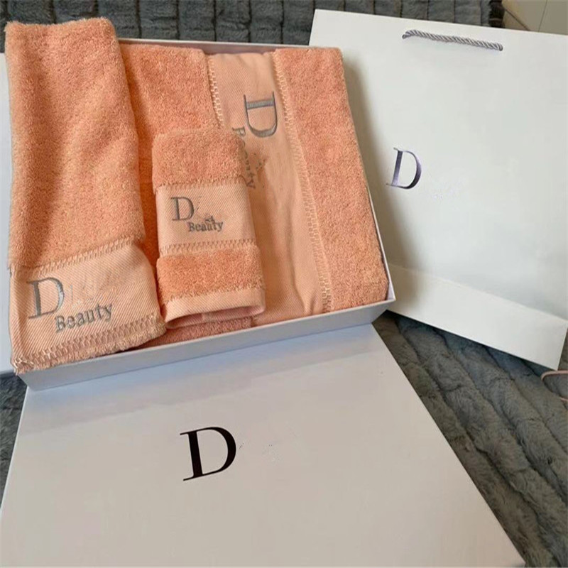

Luxuriy embroidery letter towel square unisex absorbs water high quality Face towels set, See details