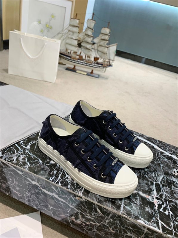 

balencaiga 2021 Fashion women designer Casual ace Shoes rivet bee sneakers with top quality size 35--45 for sale lady shoe, 02