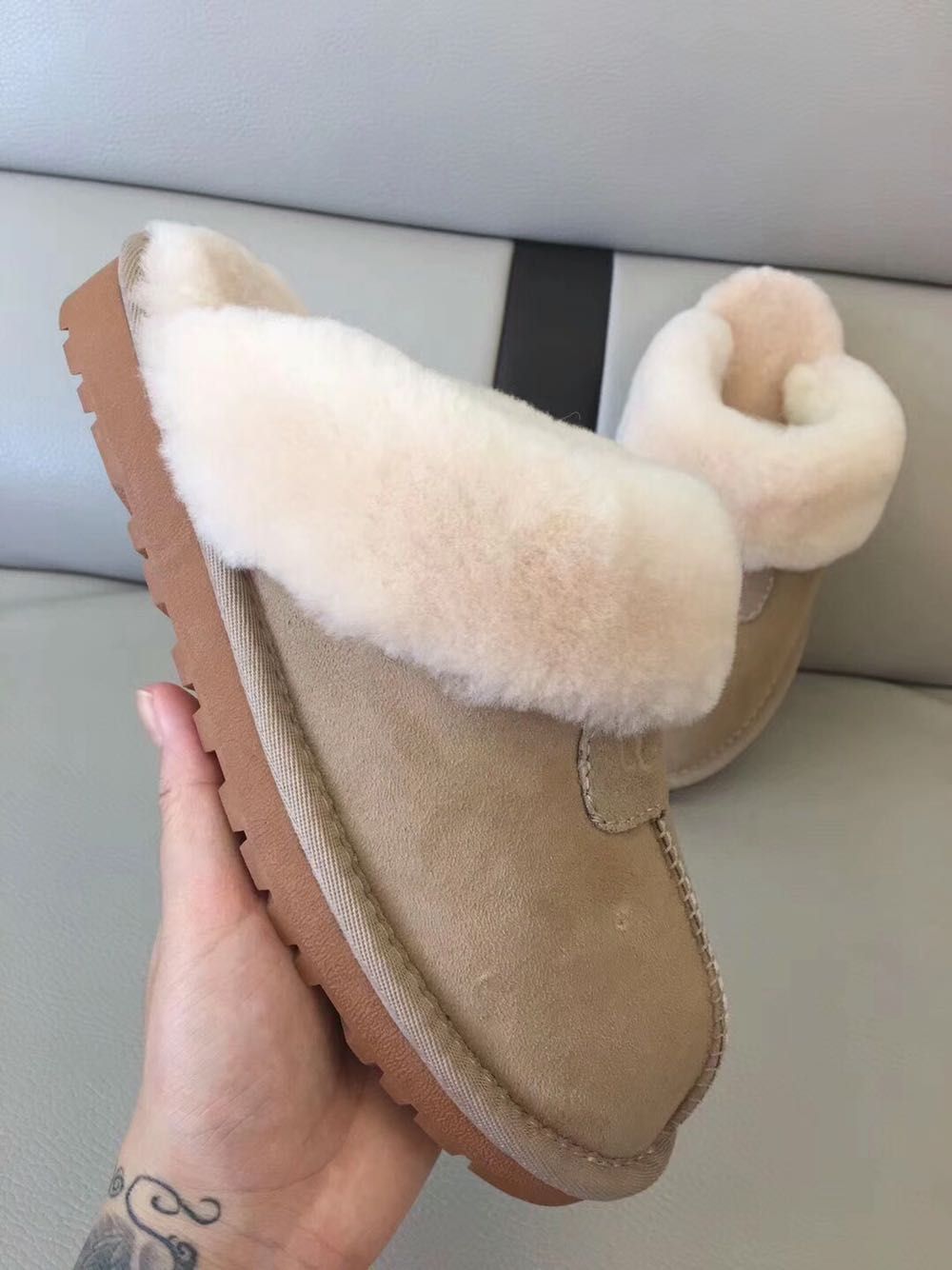 

Fashion cotton slippers men women snow boots warm casual indoor pajamas party wear non-slip drag large women's shoes WGG S5125 size 35-45, I need look other product