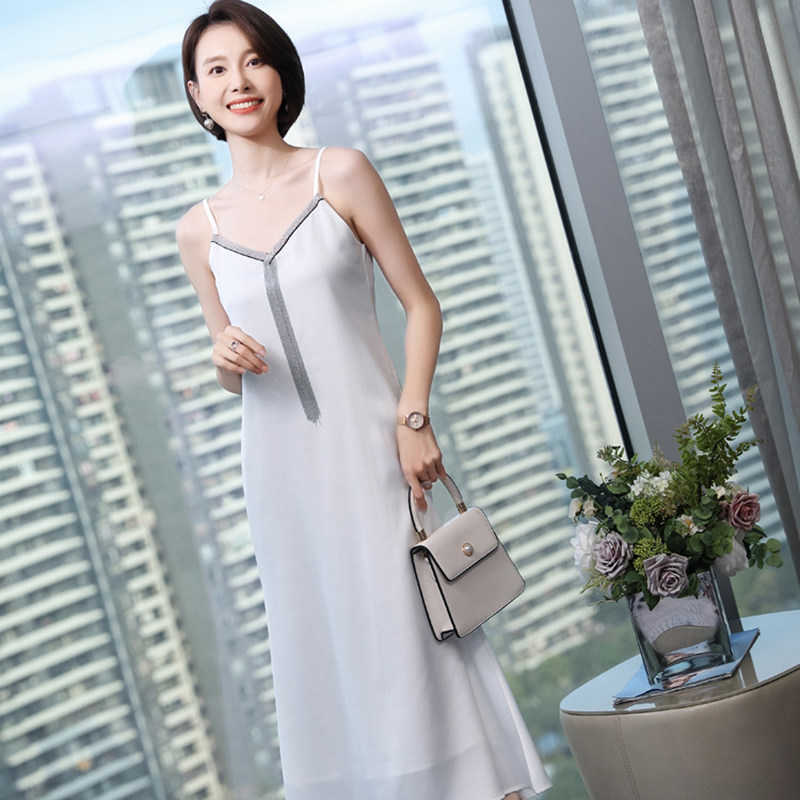 

Korean Silk Women Dress Satin Sleeveless es Woman High Wasit Long V Neck Tassel es Plus Size 210604, White