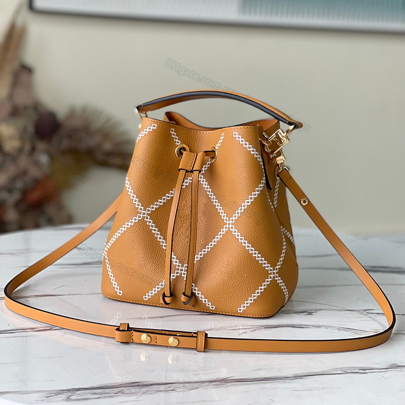 

Neonoe Cream Mini Bucket Bag Soft Full Leather Grained Calfskin Quilted Liner Printed Embossed Embroidered Floral One Shoulder Crossbody Bag 46023 46029 20cm L208, M46029