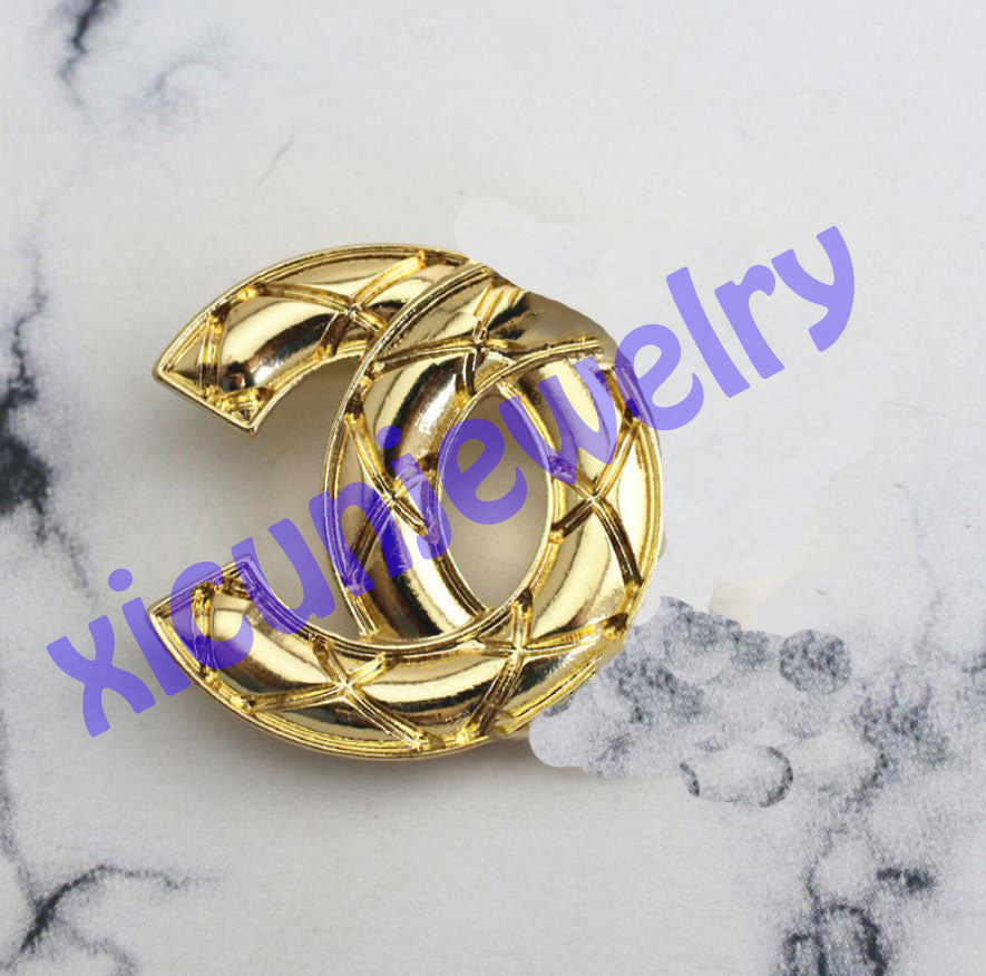 

2021 Trend Open as C Diamond Brooch Bag Hanging Pins Decoration Coat Accessories Crystal Brooches Universal Fashion Statement Pin, Gray